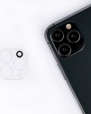 Защита объективов камер для iPhone 13